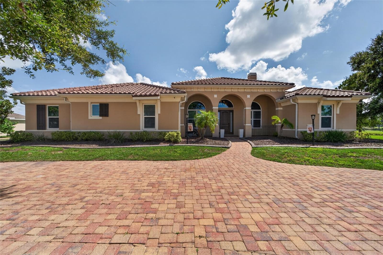 5207 Lake Venice Dr photo 1