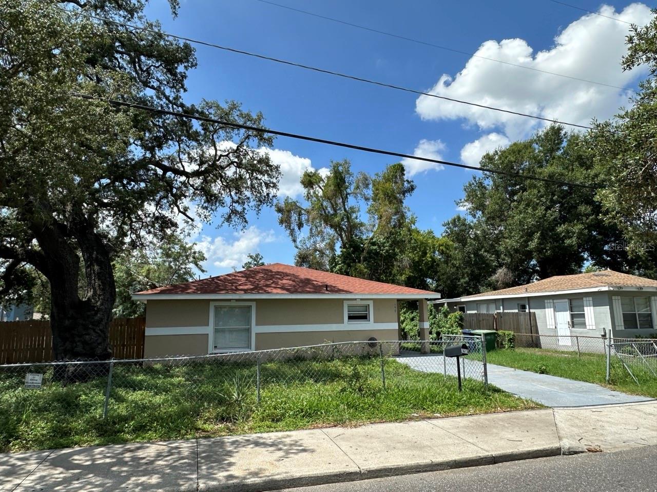 3613 E Chelsea St photo 1