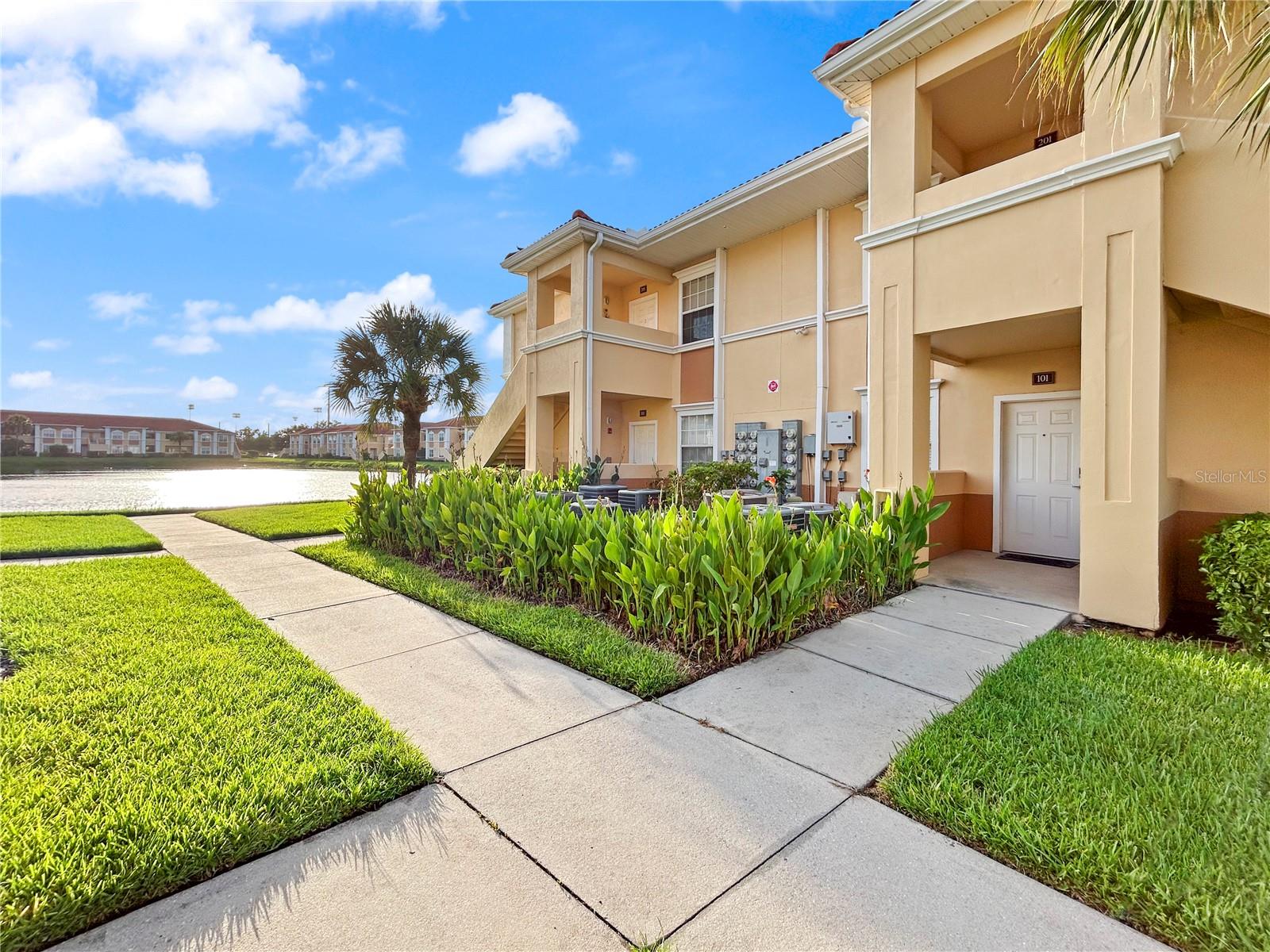 1025 Villagio Cir #101