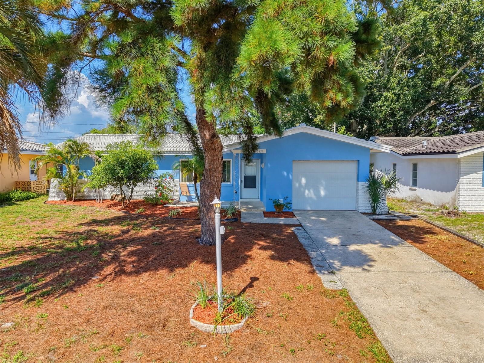 2373 Forest Dr photo 1