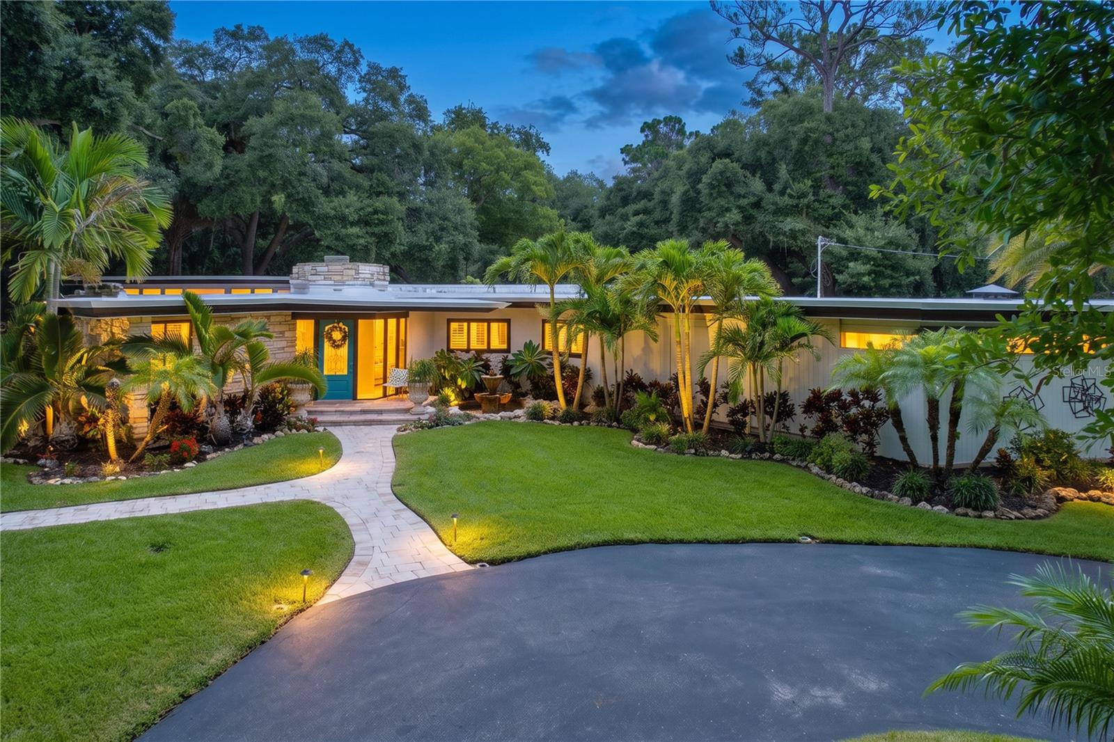 1653 Sunnybrook Ln photo 1