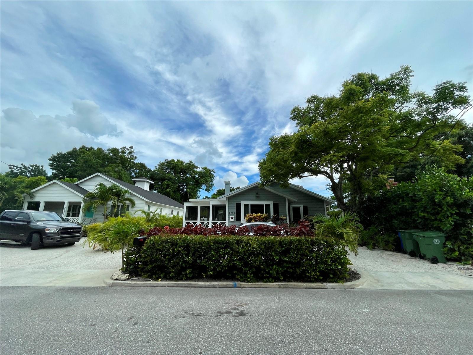 2703 10th Ave W