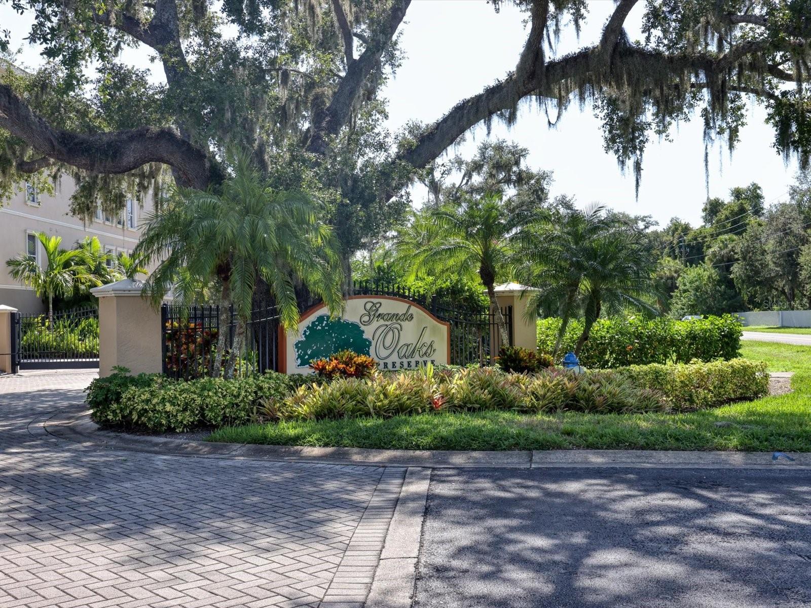 5122 Manorwood Dr #4B photo 1