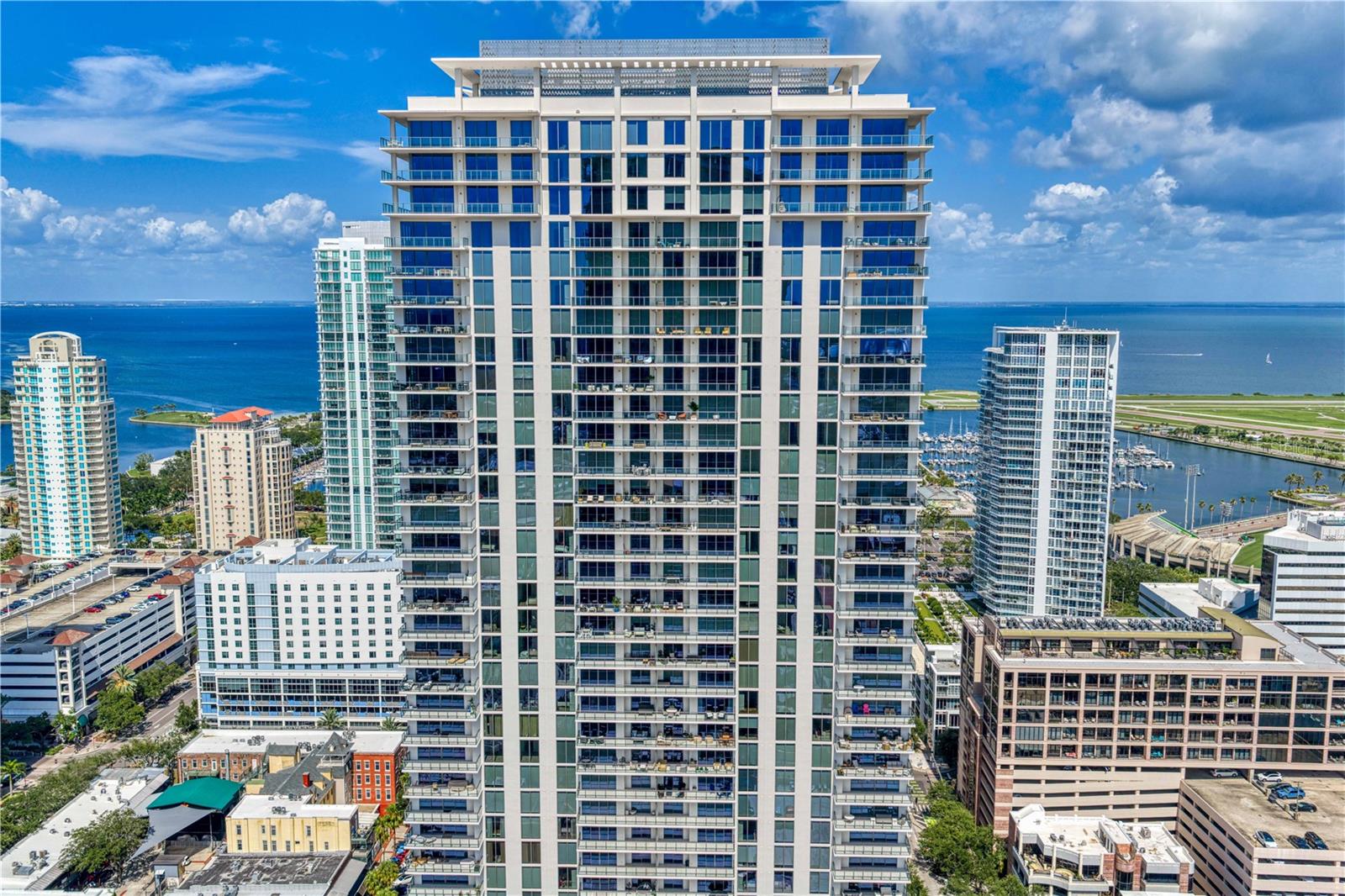 275 1st Ave S #3906