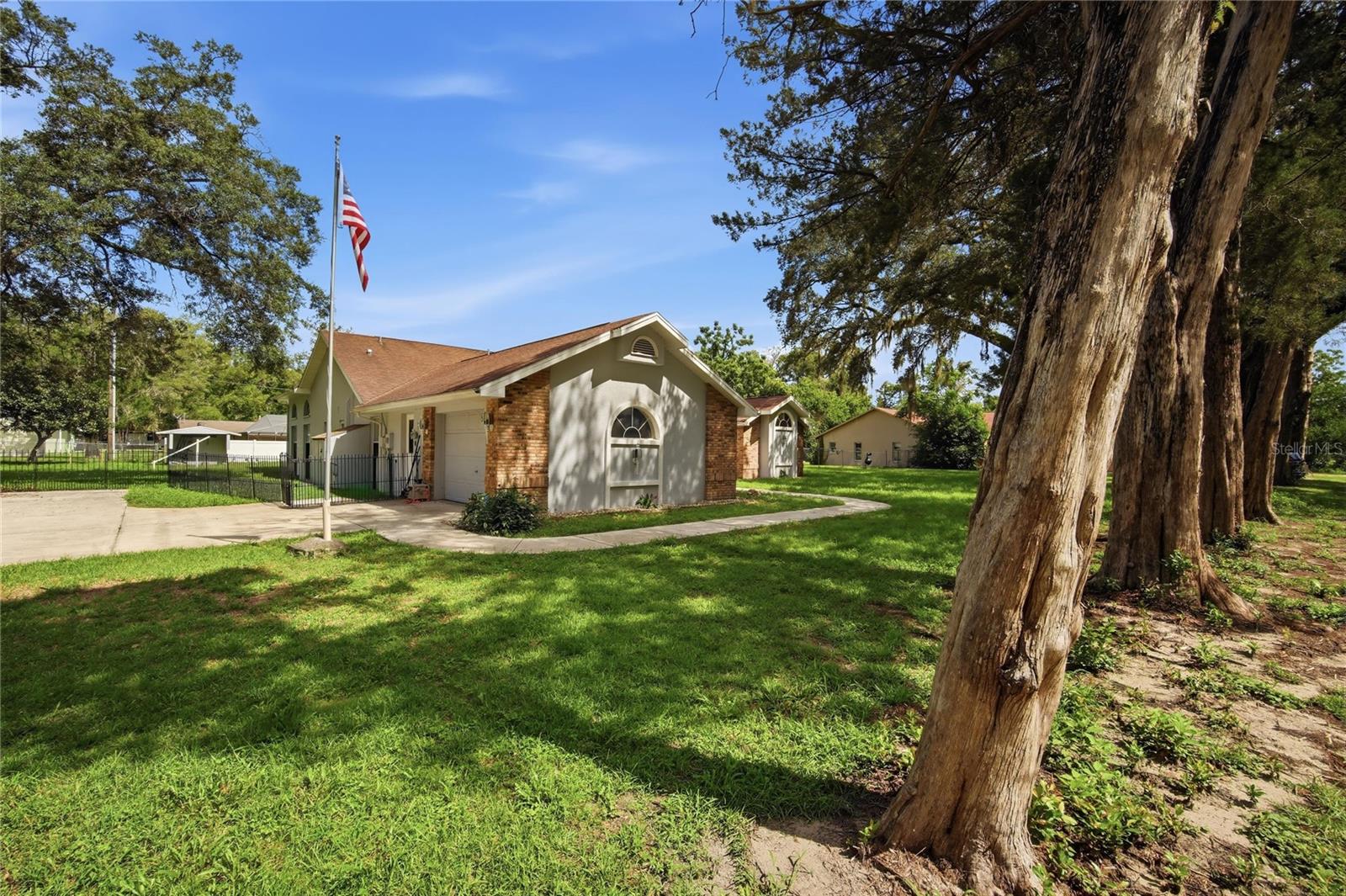 483 Lincoln Ave