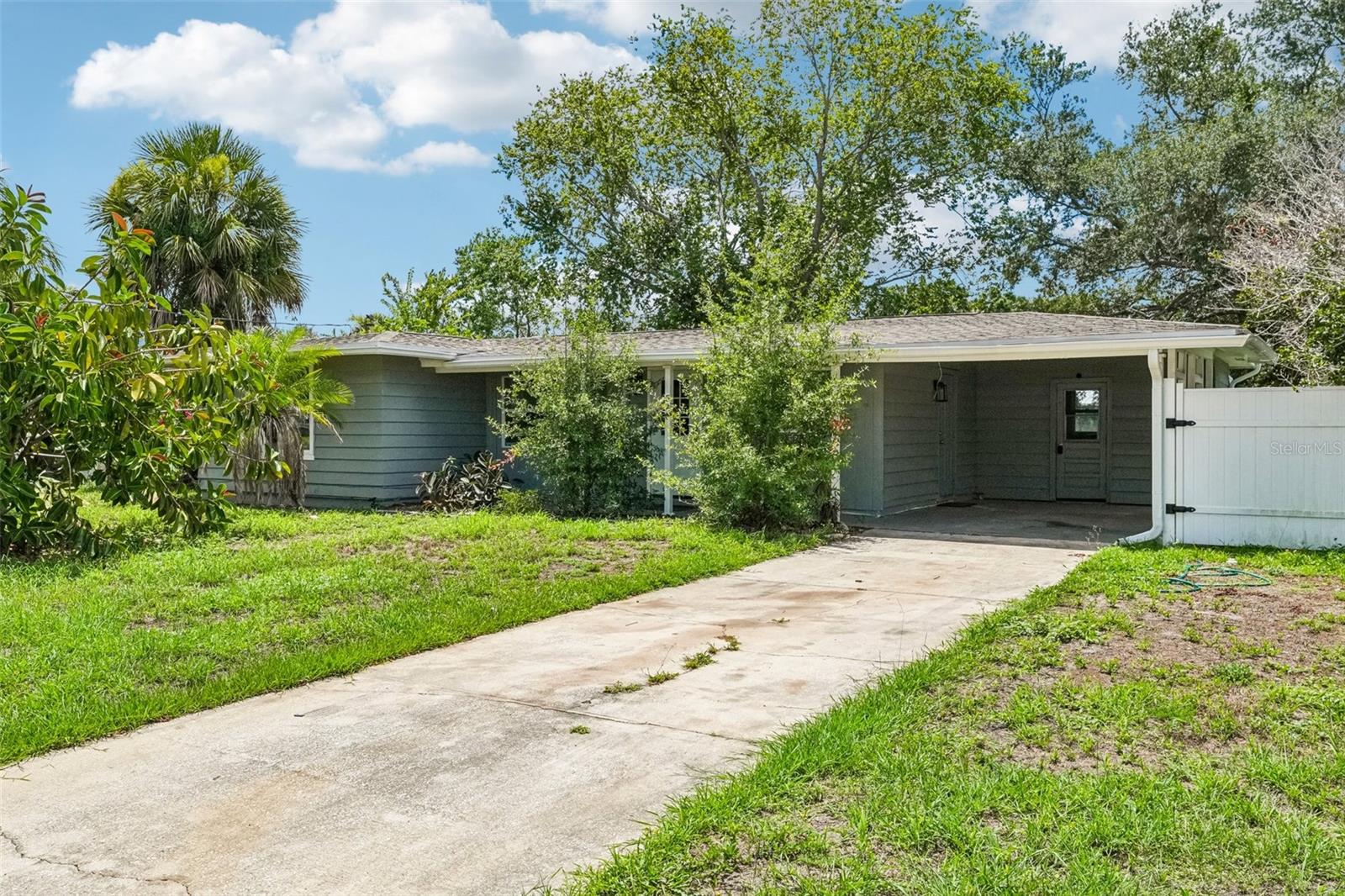 520 Fairfax Ln photo 1