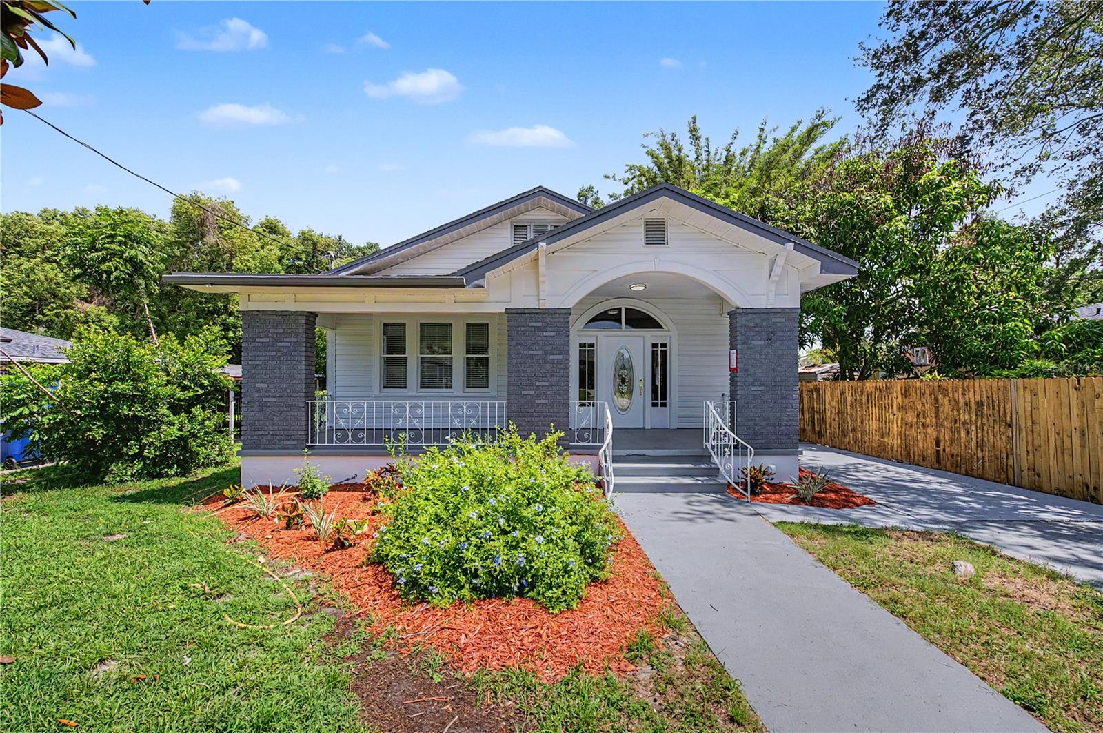 1920 E Paris St photo 1