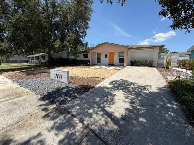 7904 Woodvine Cir