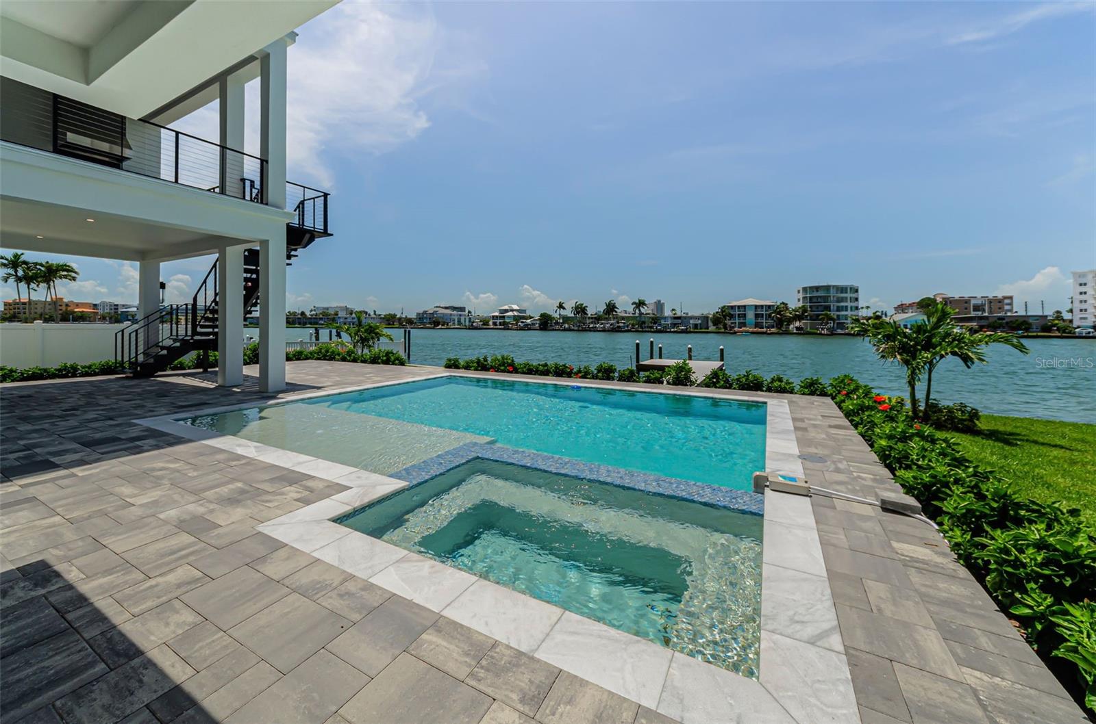 43 Dolphin Dr