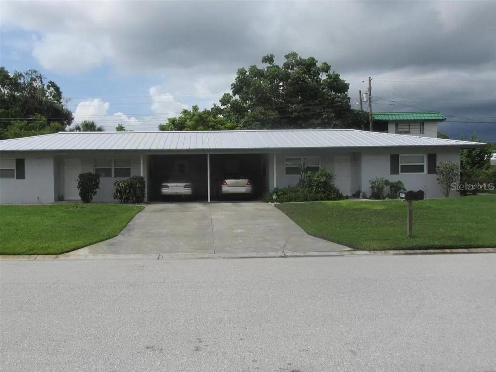 2911 Bentley St photo 1
