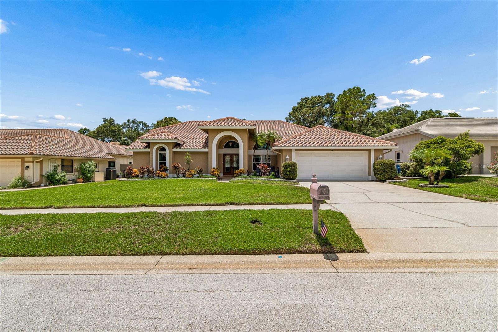 2937 Hillcreek Cir S photo 1
