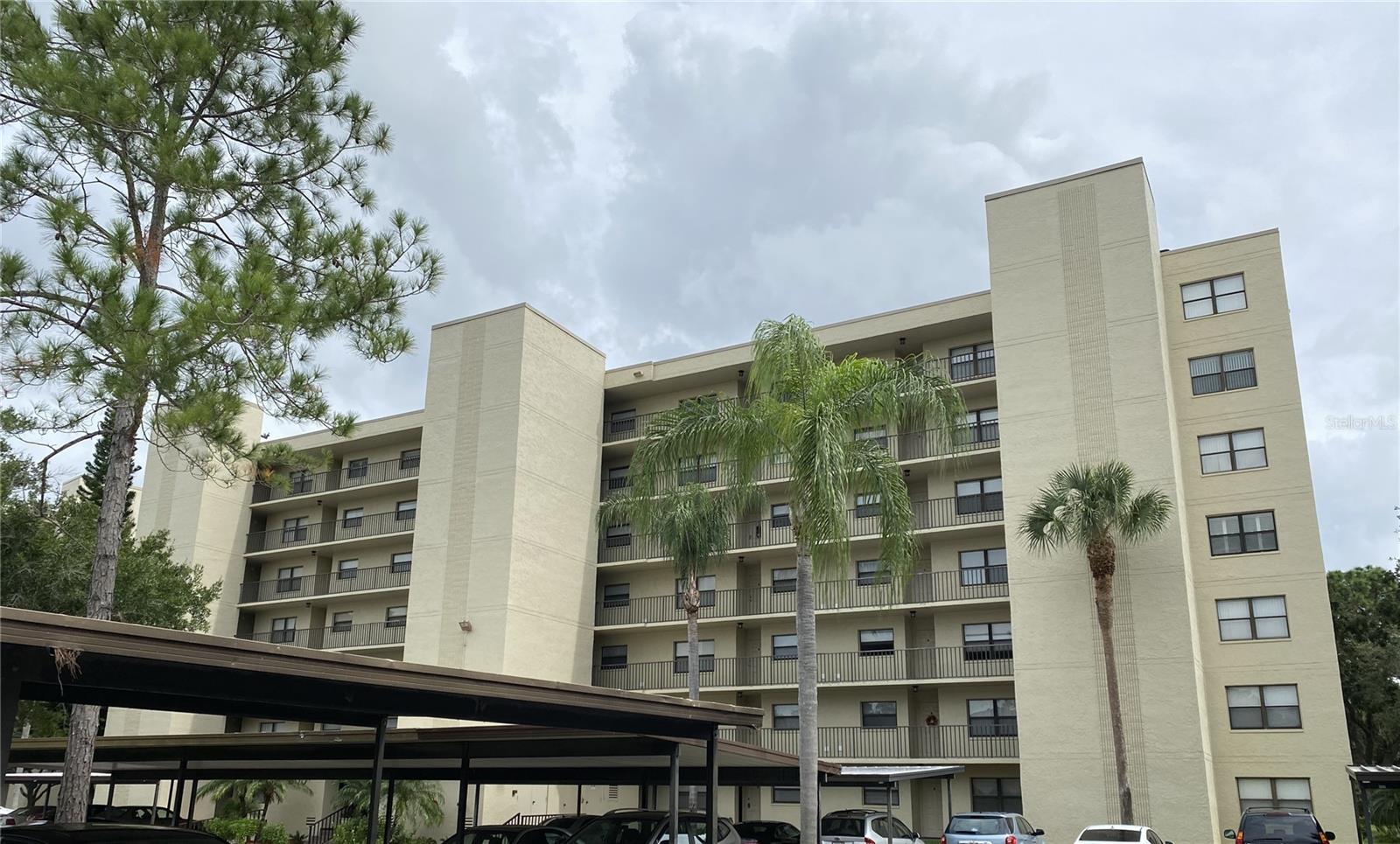 800 Cove Cay Dr #5D