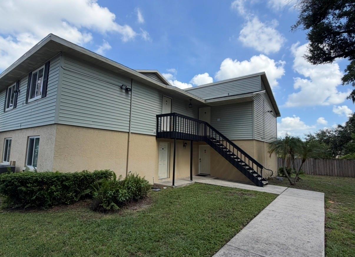 245 Red Maple Pl