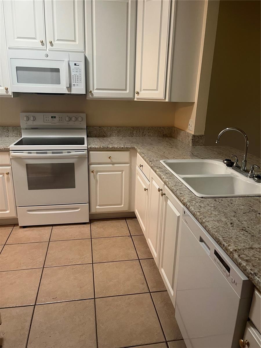 8509 Alexandra Arbor Ln