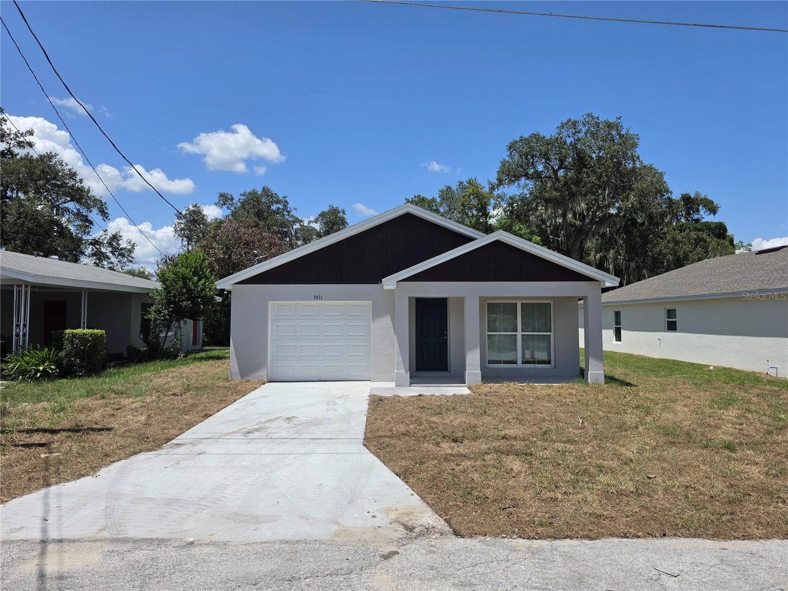 851 Avenue R NE photo 1