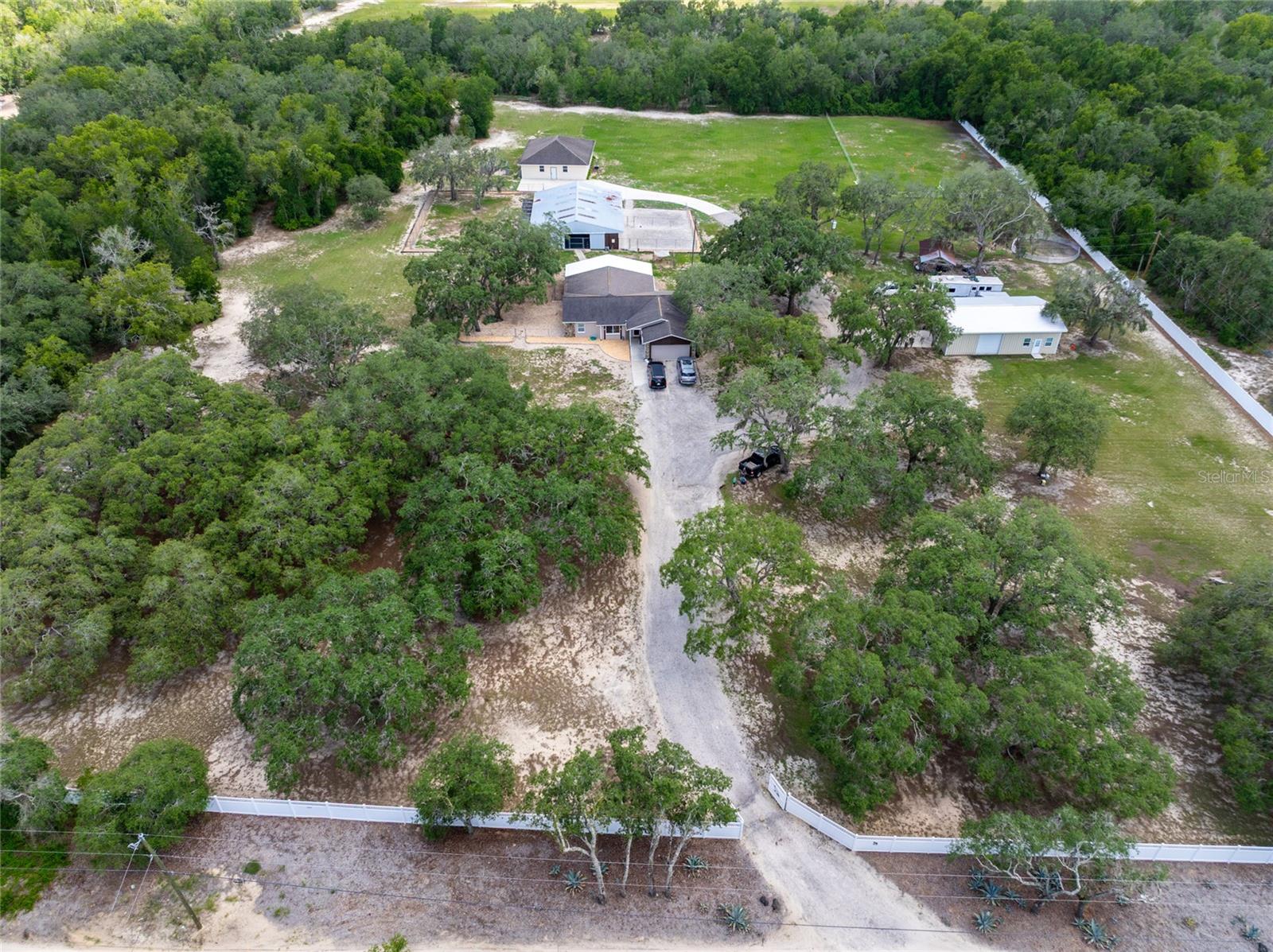 16142 Breakwater Ln