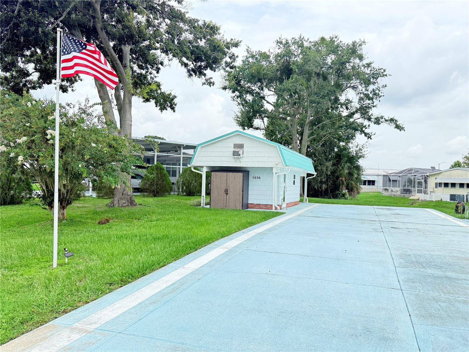 5036 Shore Line Dr photo 1