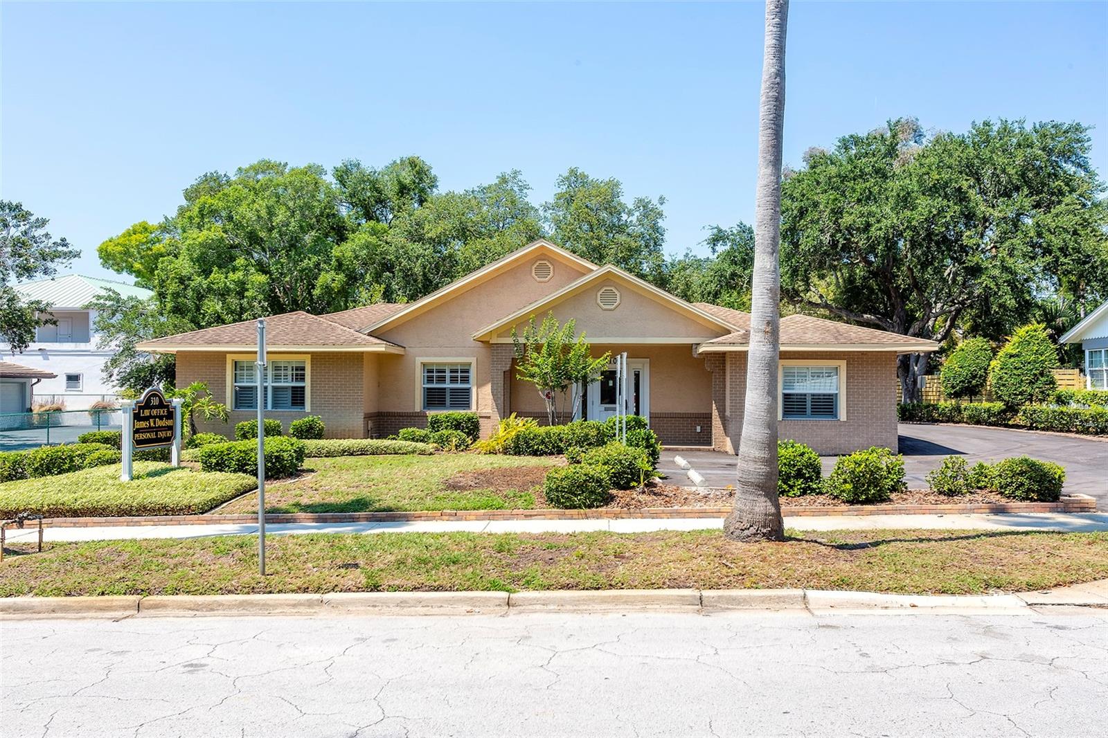 310 Wildwood Way photo 1