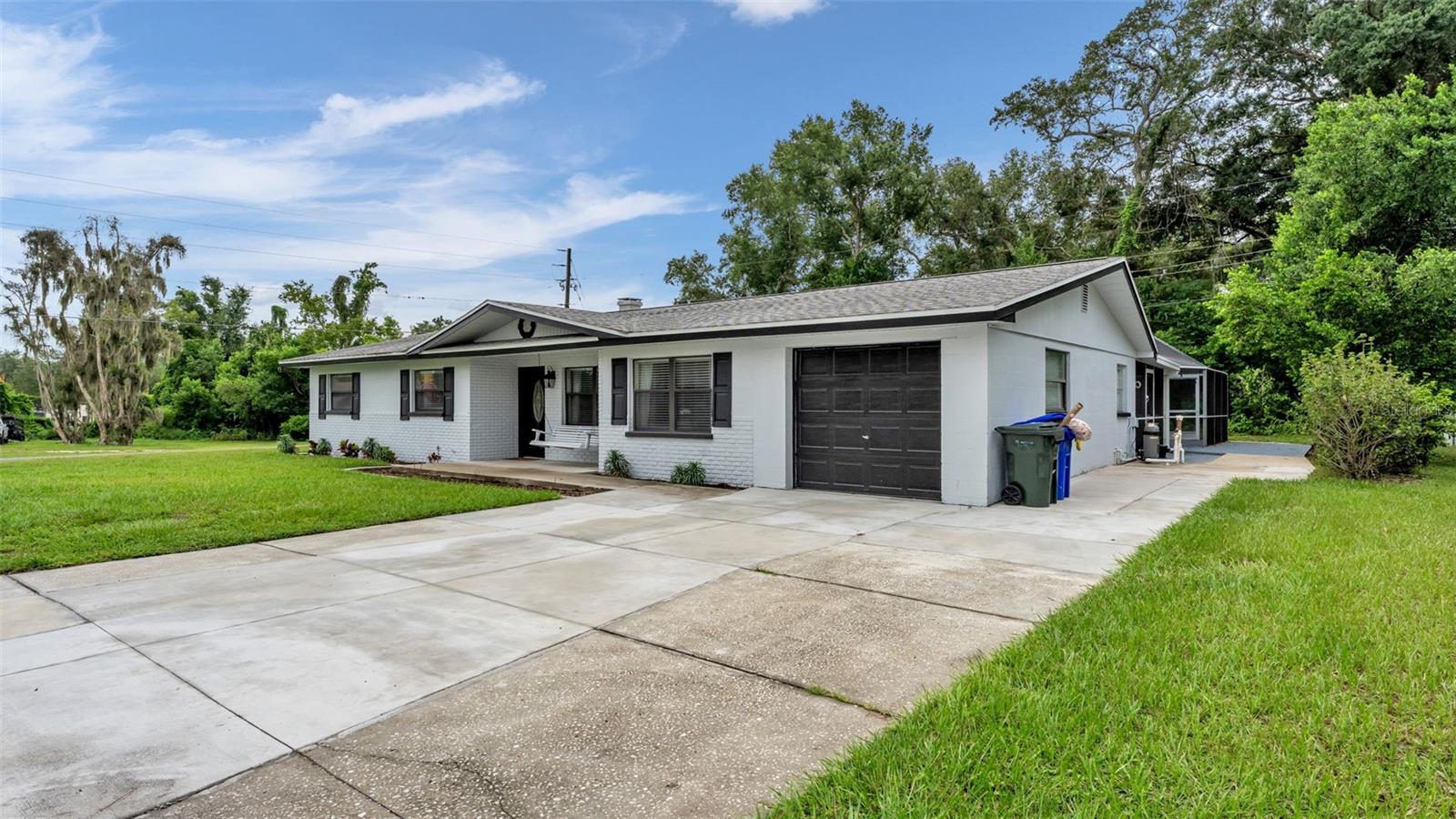 135 Kenilwood Ln