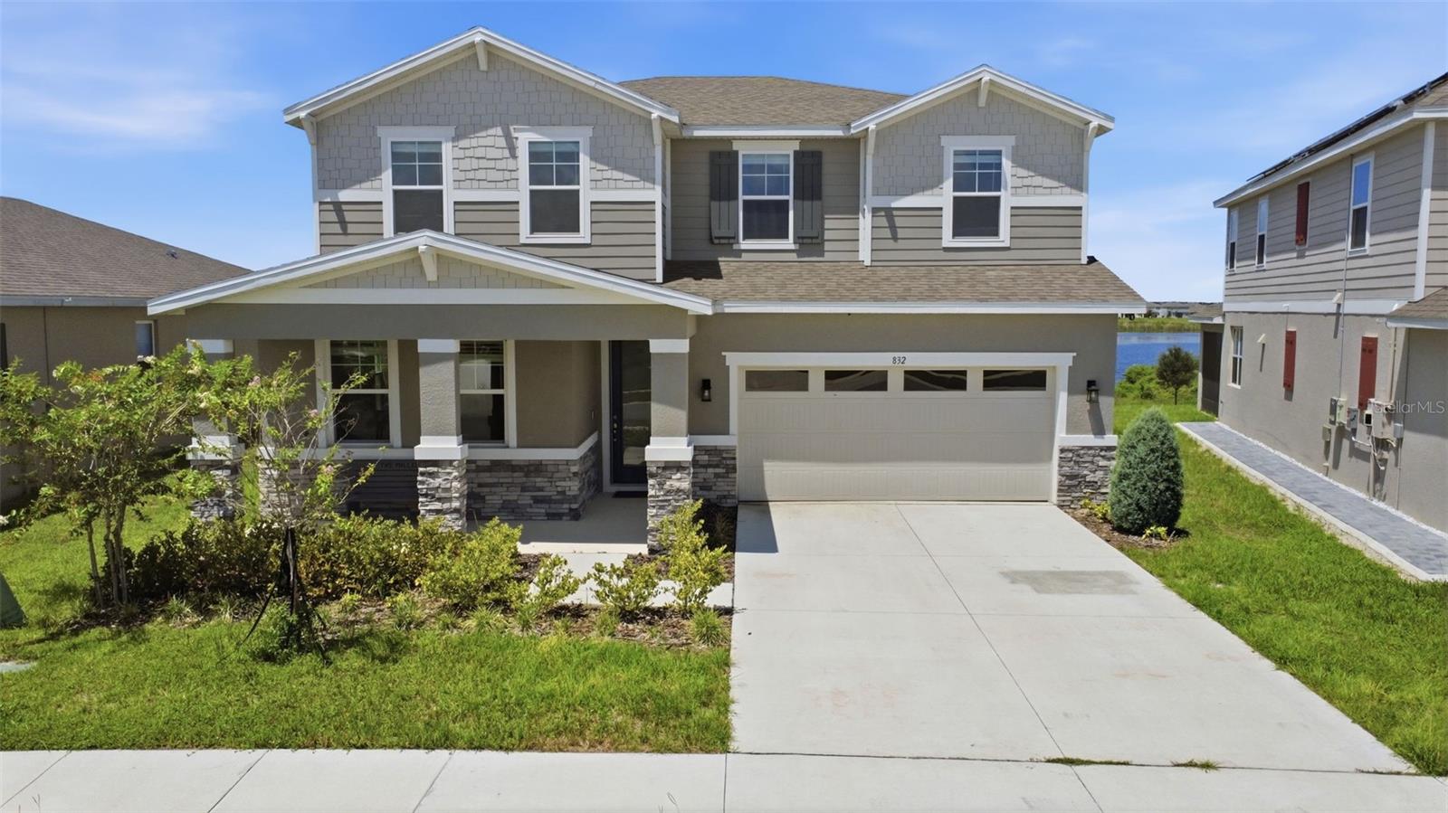 832 Griffon Ave
