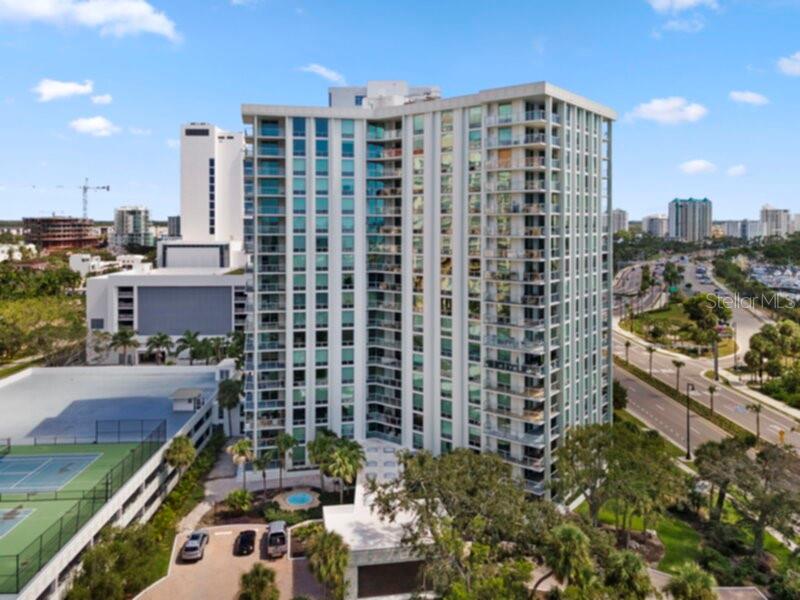 1111 N Gulfstream Ave #6B
