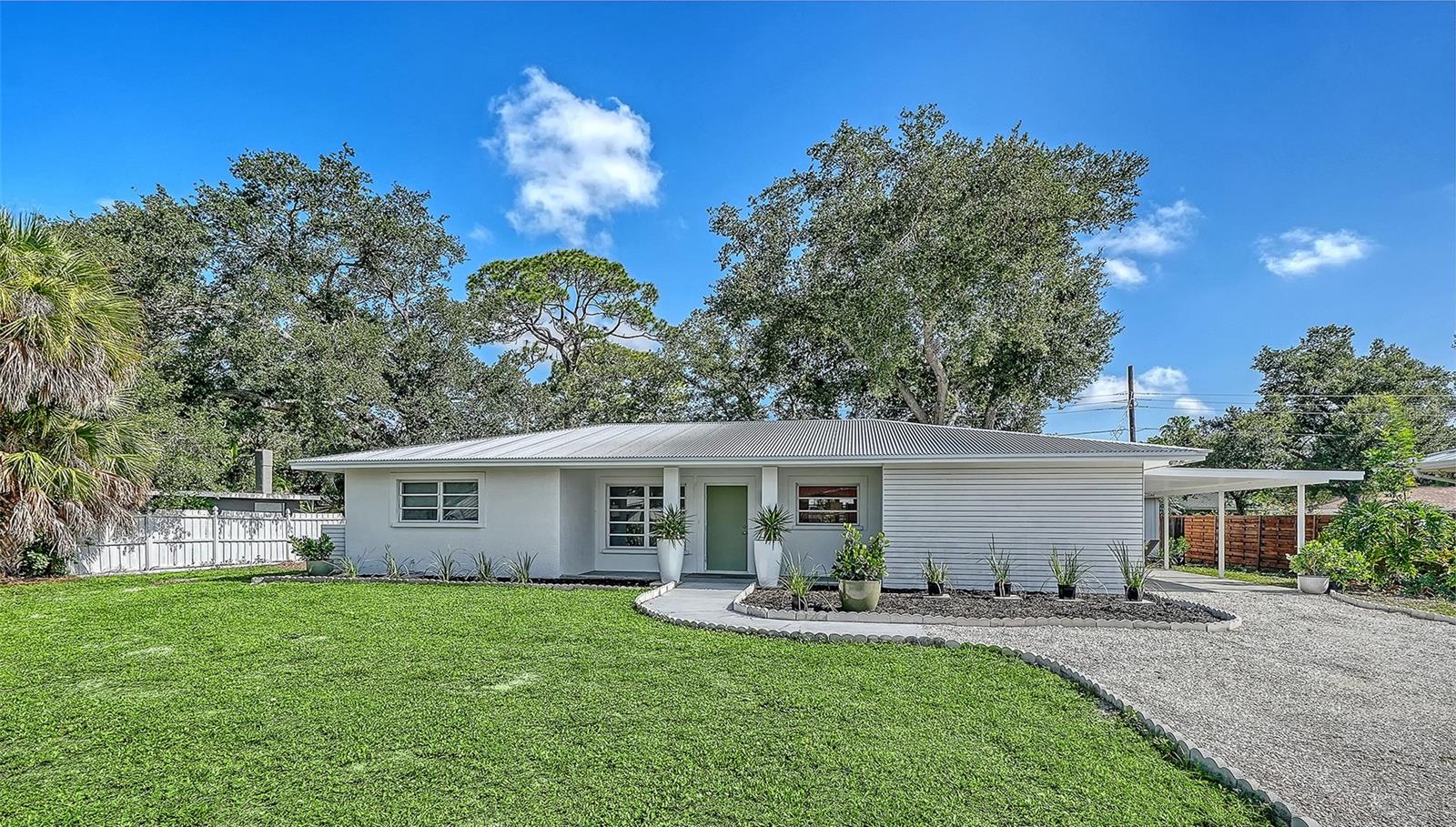 2719 Temple St photo 1