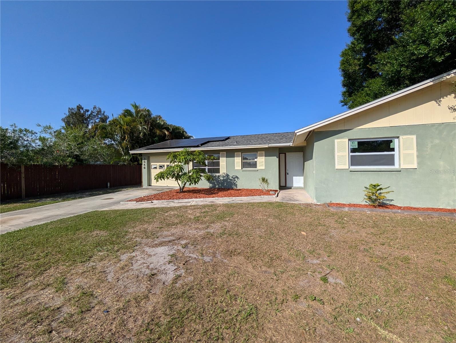 3646 Lakewood Dr photo 1