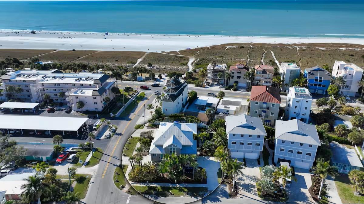 5610 Avenida Del Mare