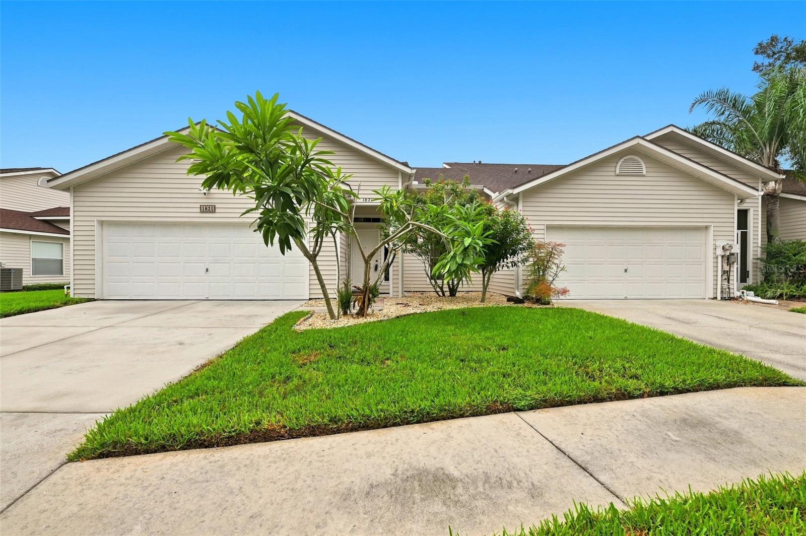 1821 Lake Heron Dr photo 1