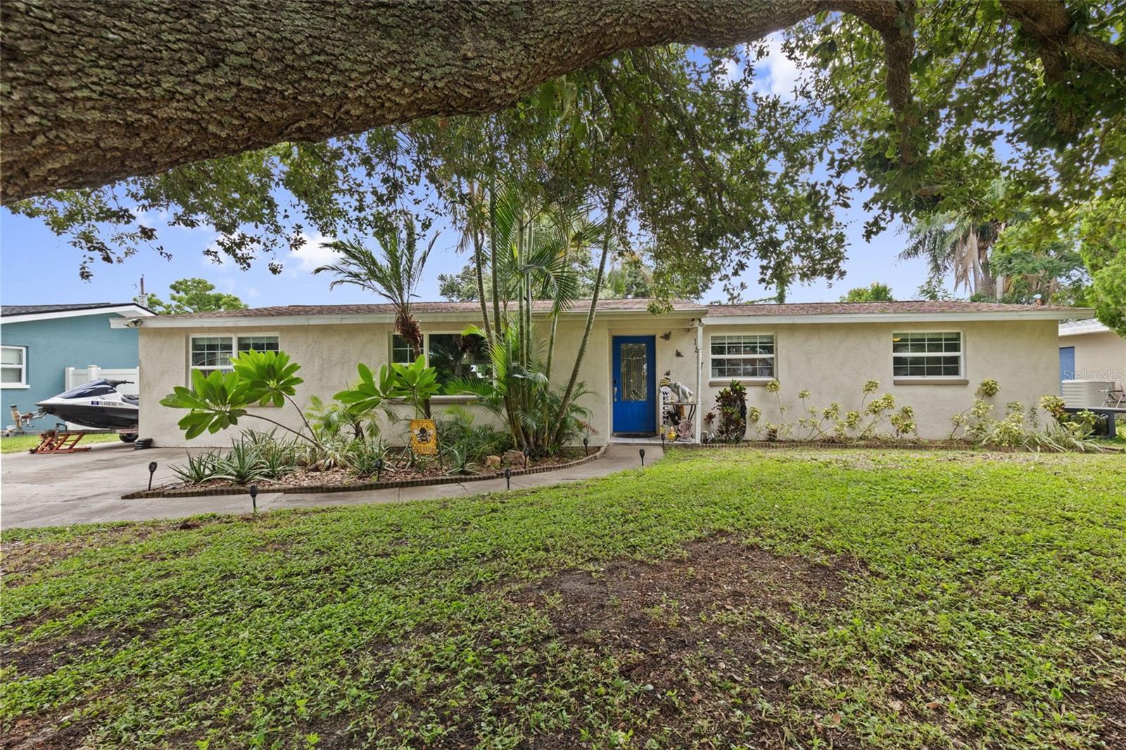 1807 Carlton Dr