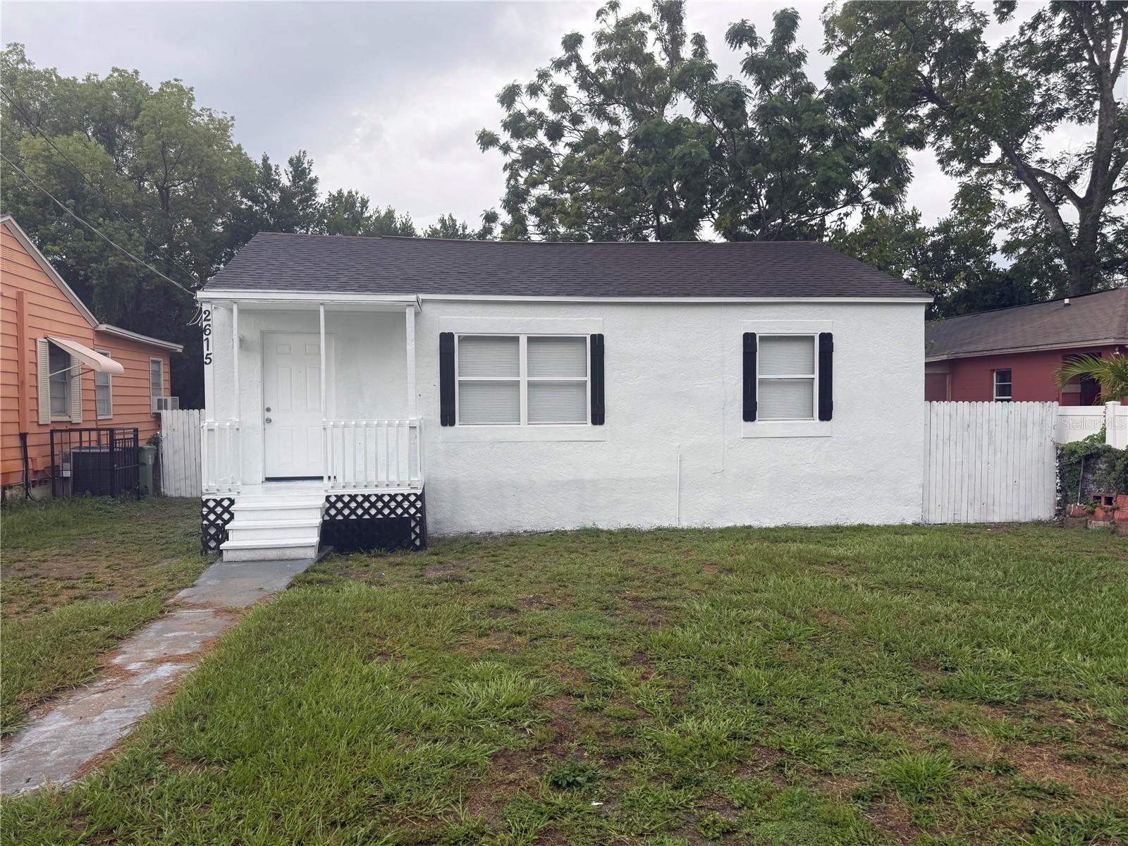 2615 E 28th Ave photo 1