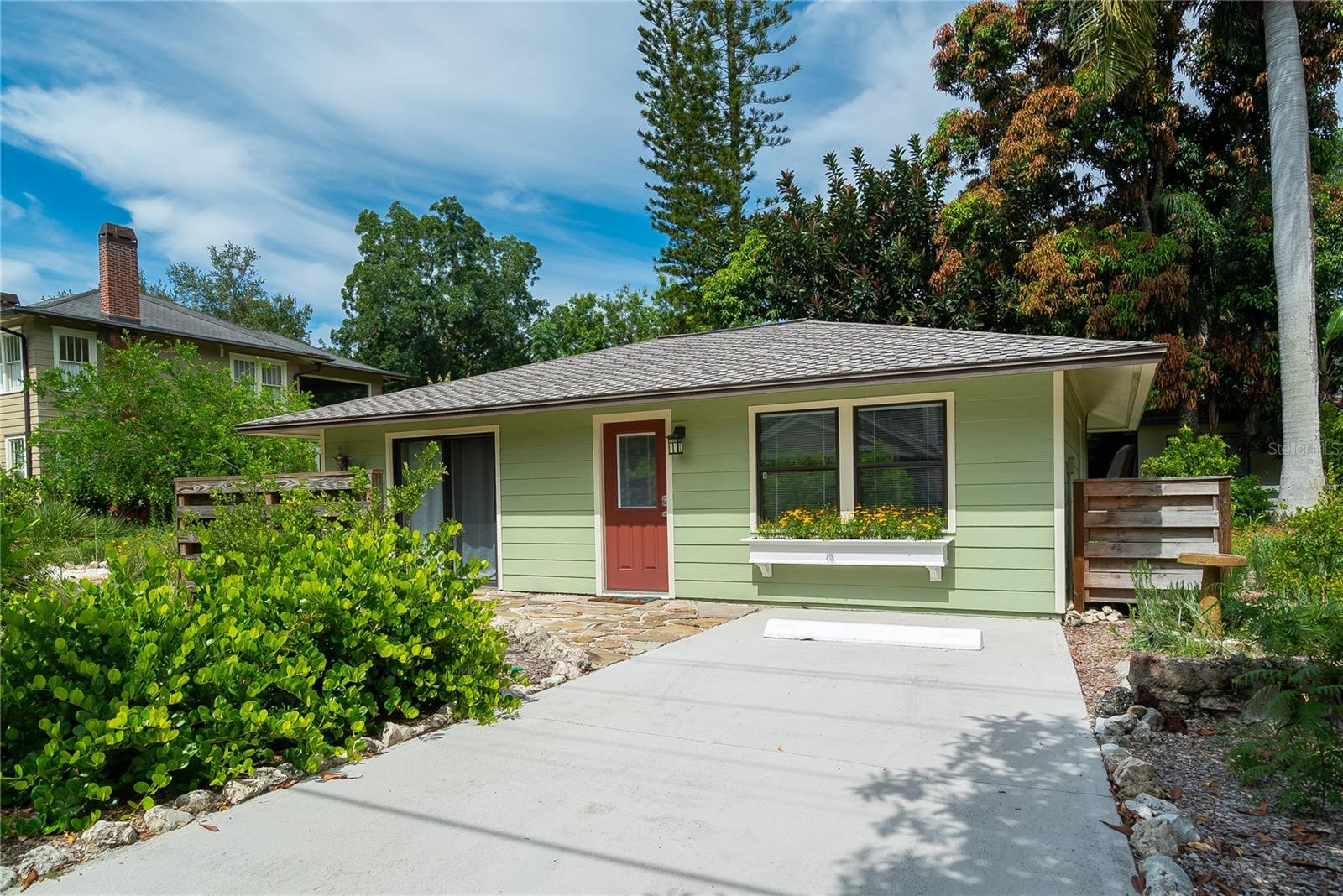 2475 Alameda Ave #B photo 1