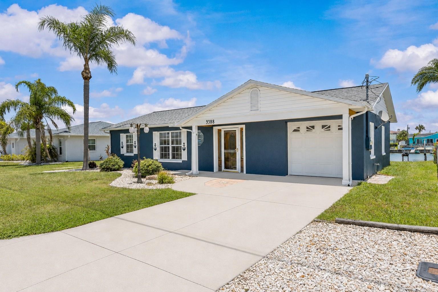 3388 Oleander Dr