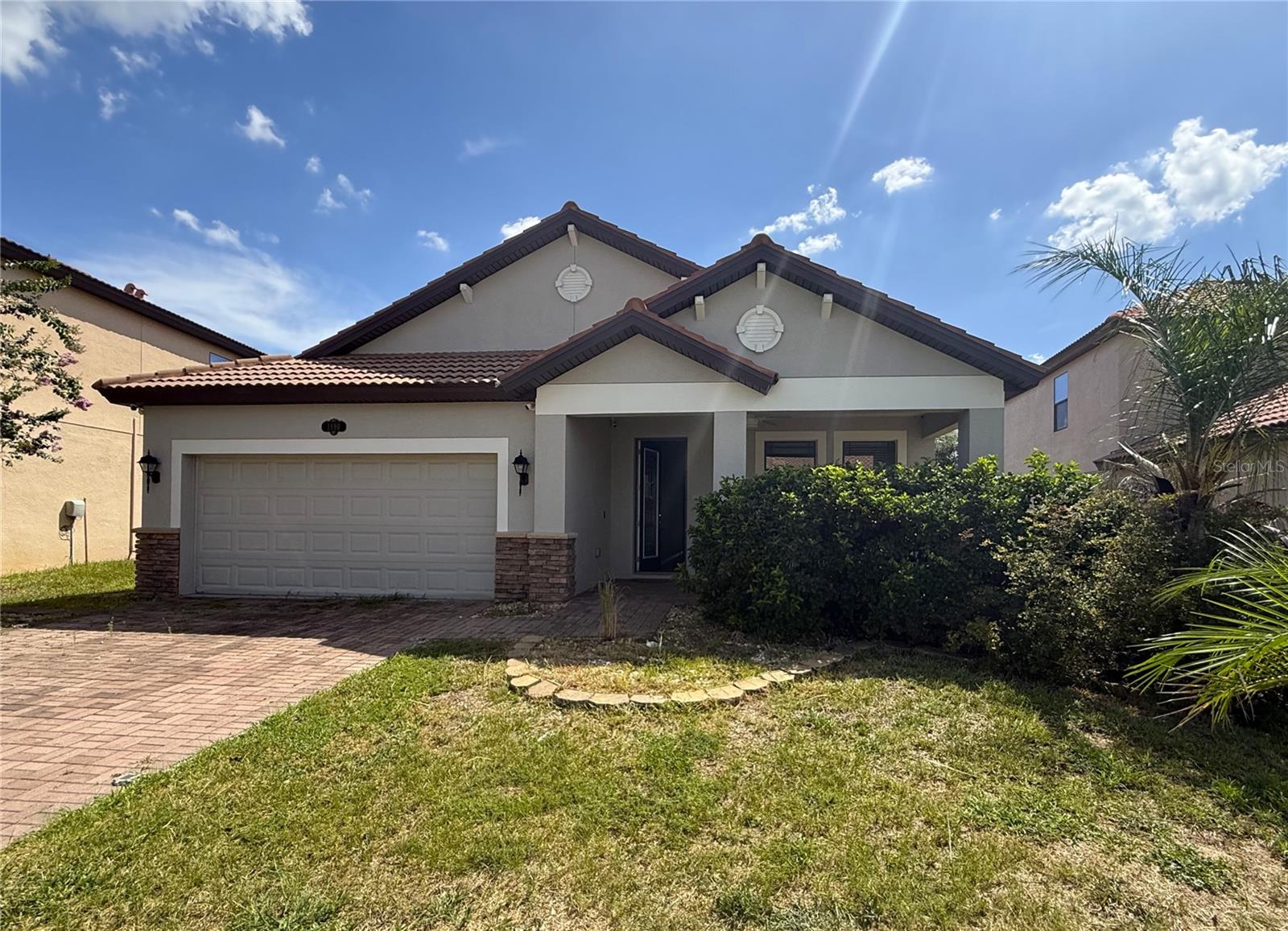1890 Altavista Cir photo 1