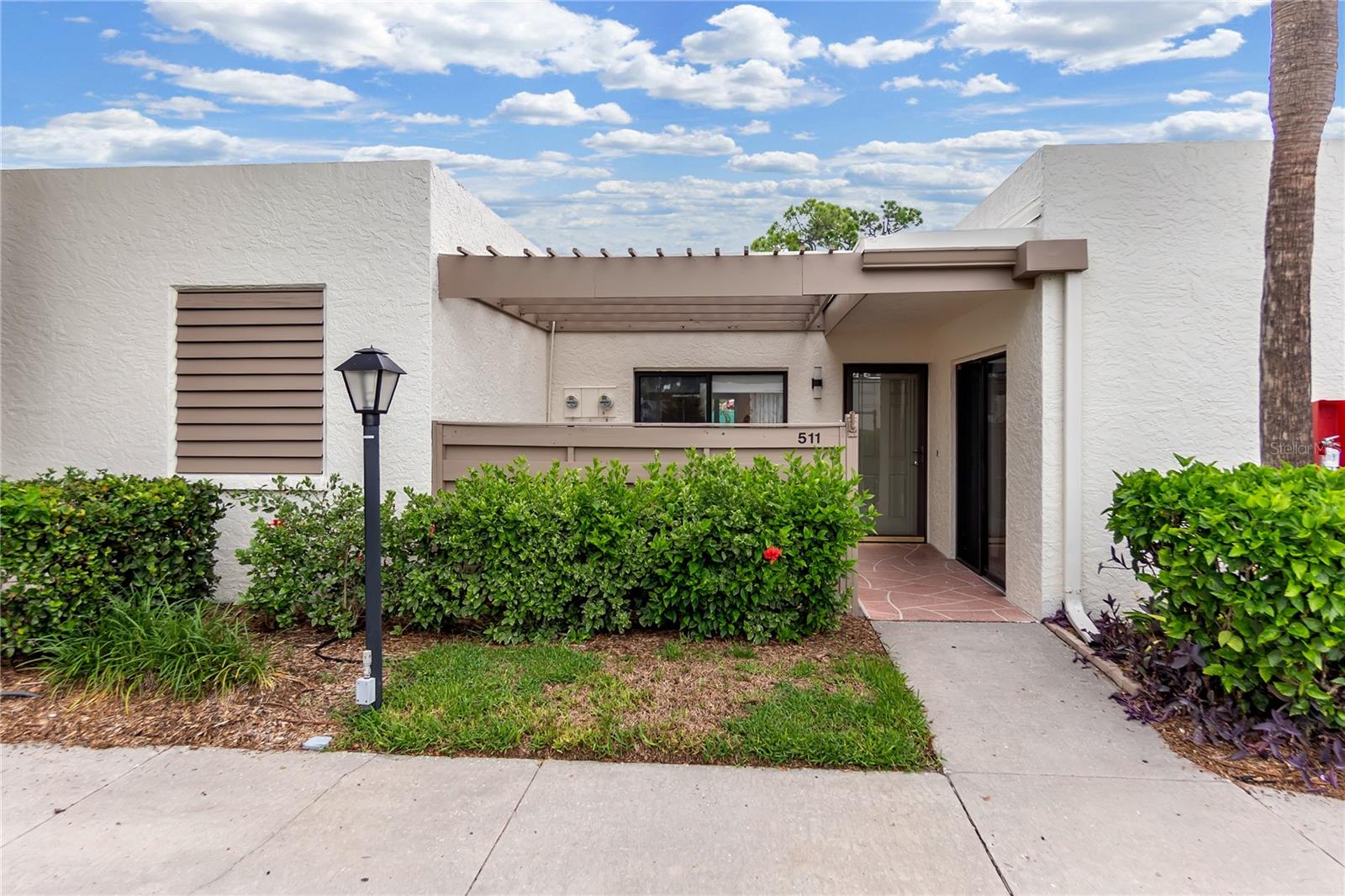 511 Lakeside Dr #511 photo 1