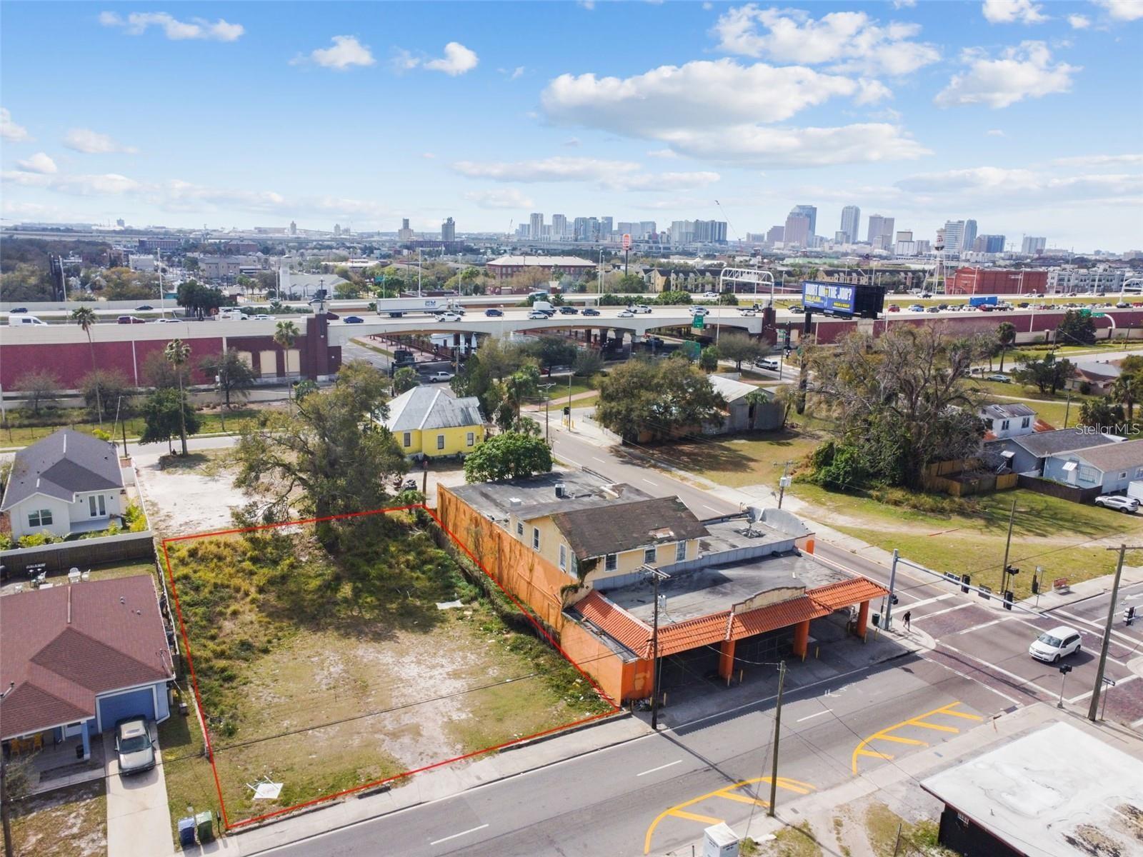 2213 E Columbus Dr