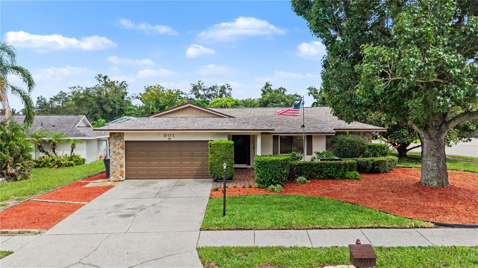 901 Tarawood Ln photo 1