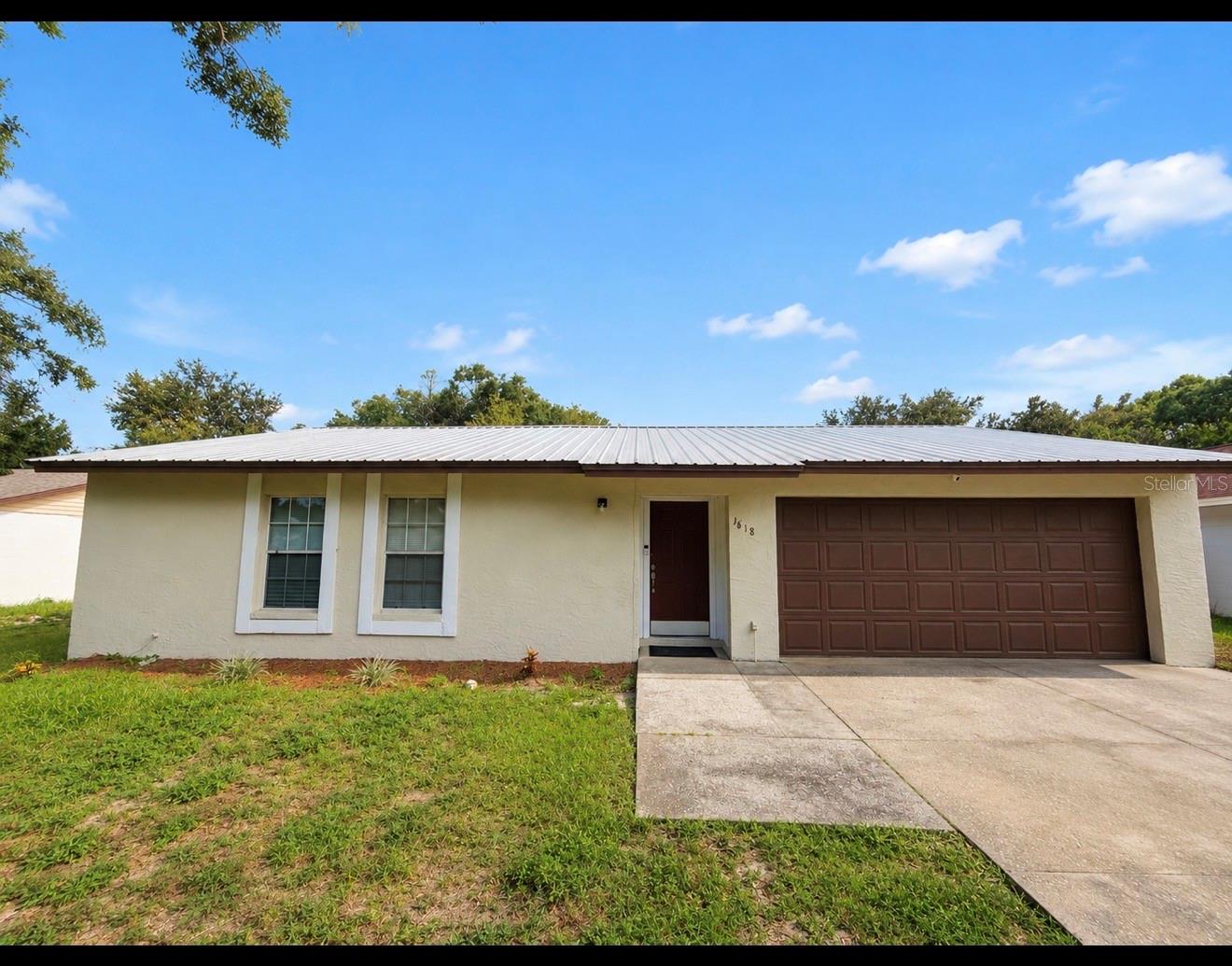 1618 Crystalview Trl