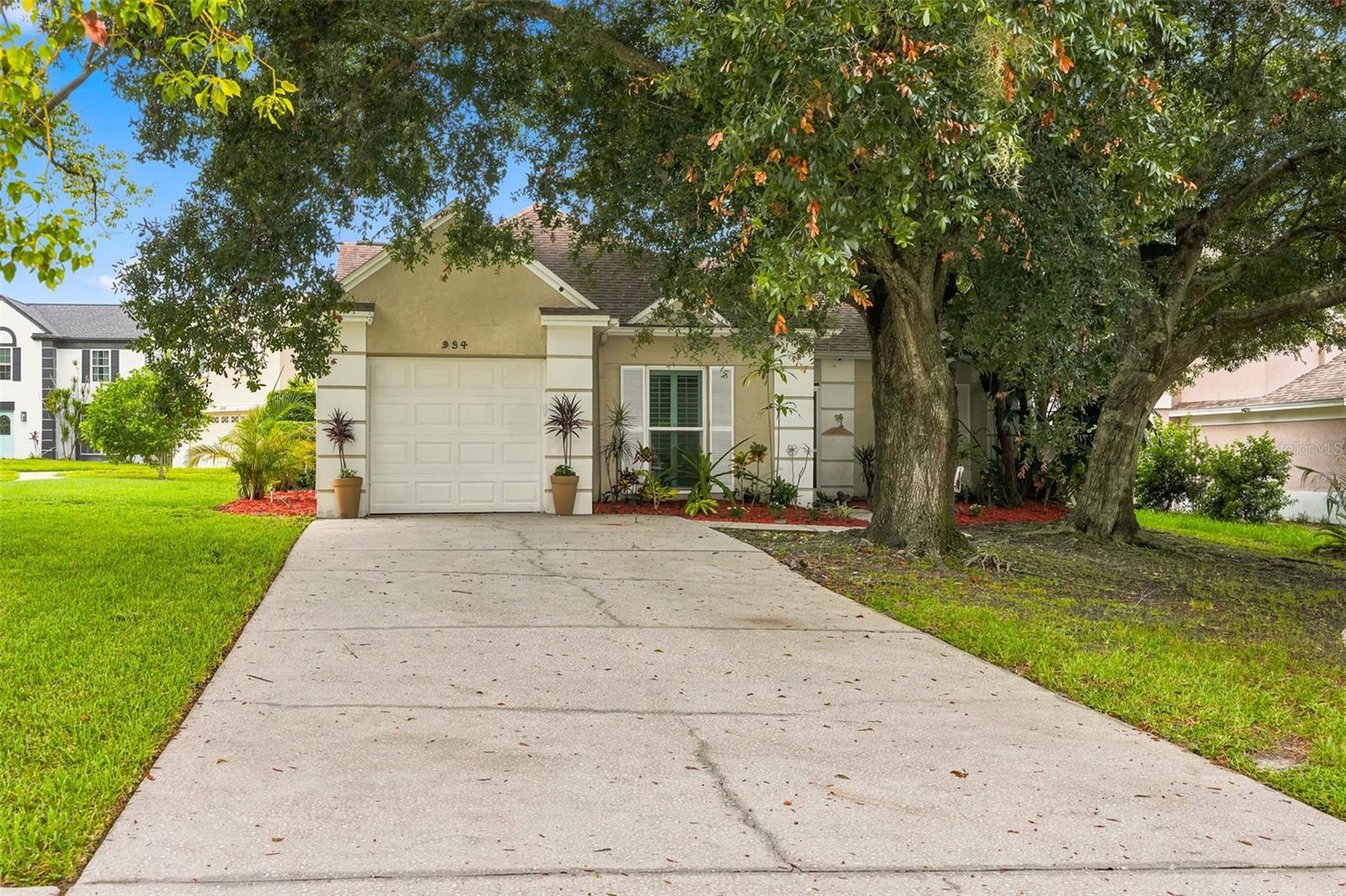 934 Berkley CT N photo 1