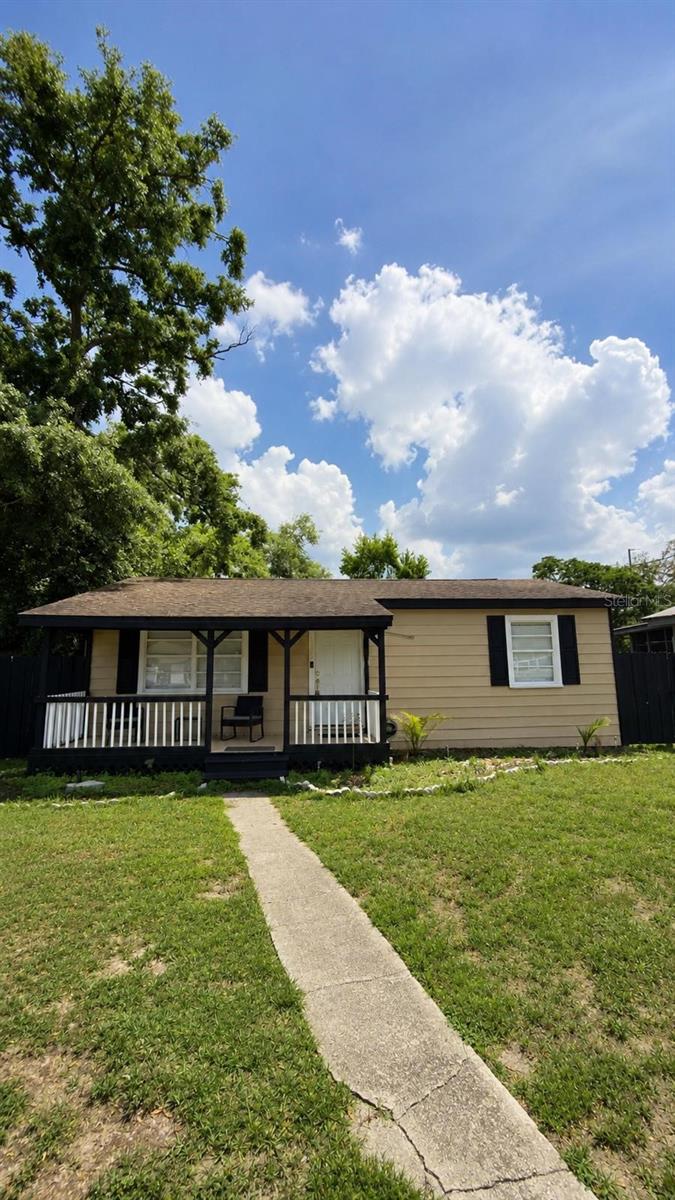 2109 E Navajo Ave