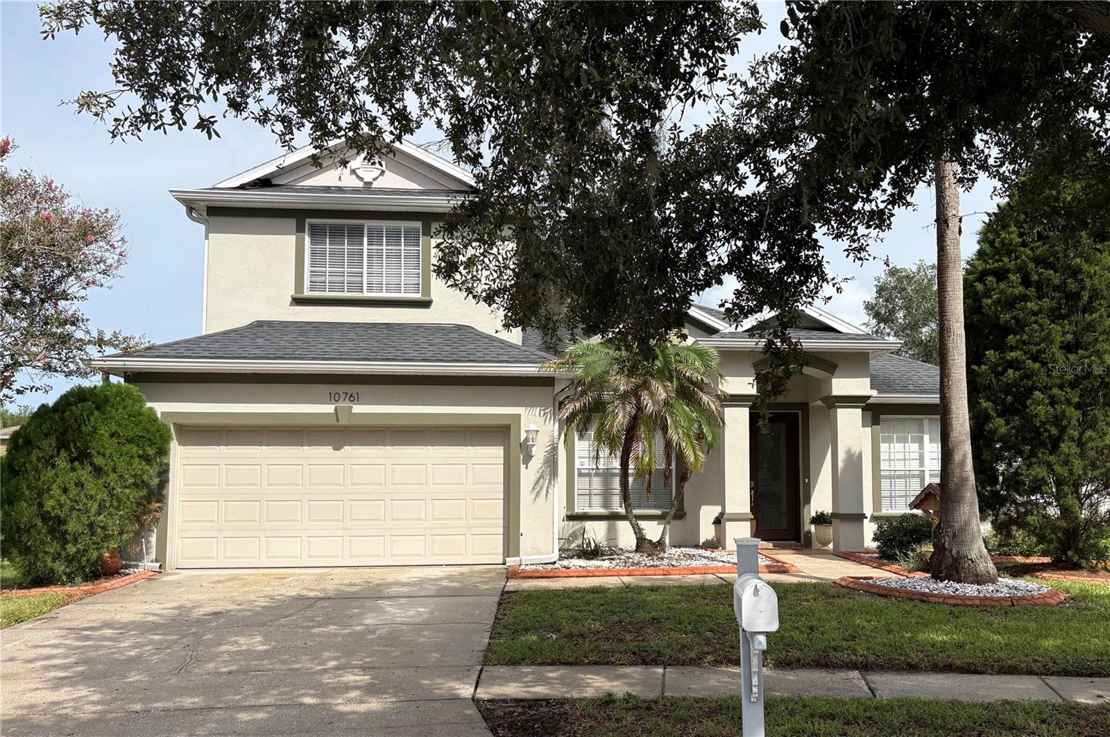 10761 Banfield Dr photo 1