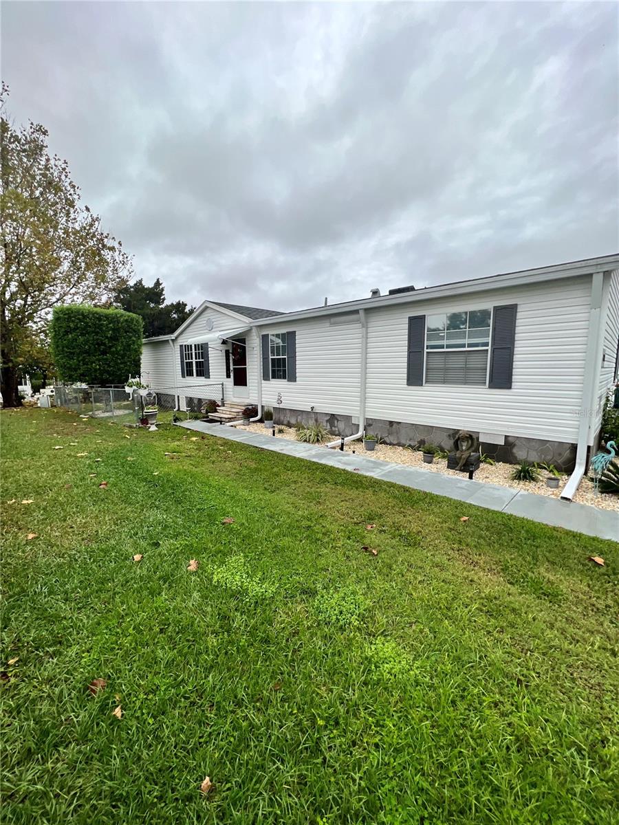 16120 Brookridge Blvd photo 1