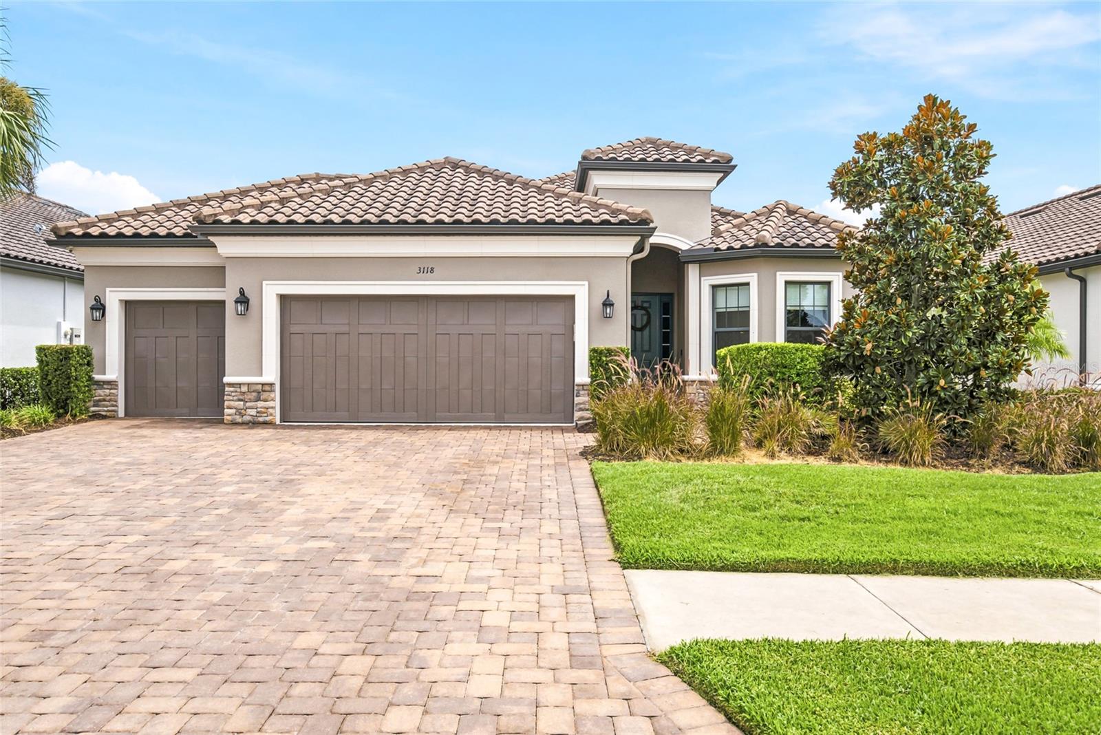 3118 Forsythia Dr