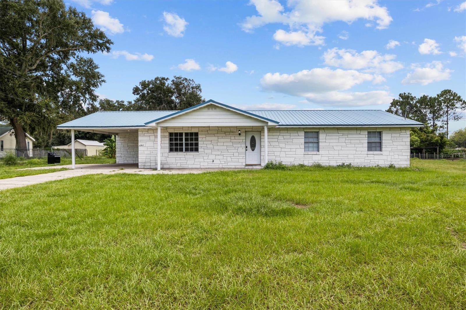 9545 State Road 33 N photo 1
