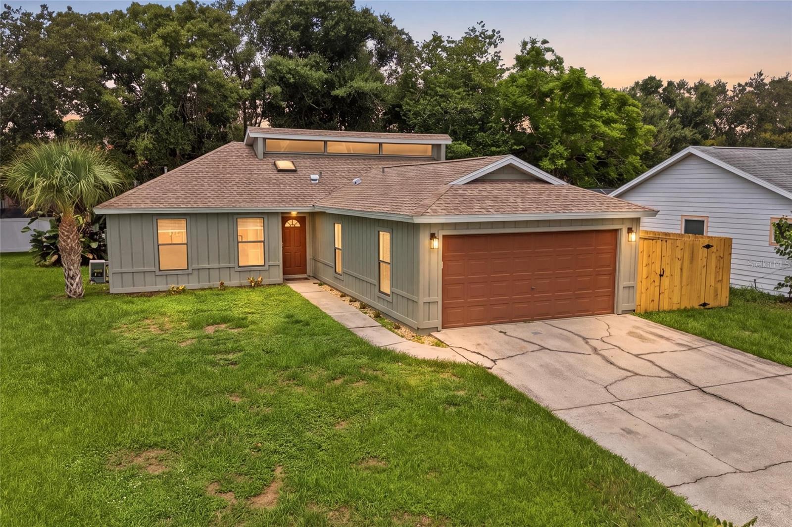 8232 Country Oaks CT