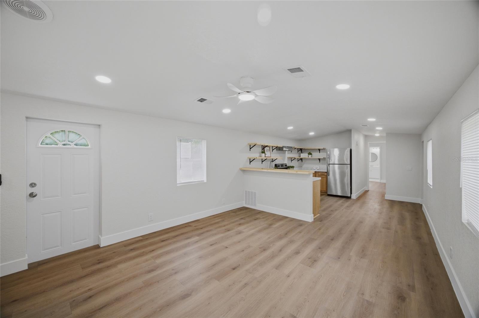 11602 Lewis Ave