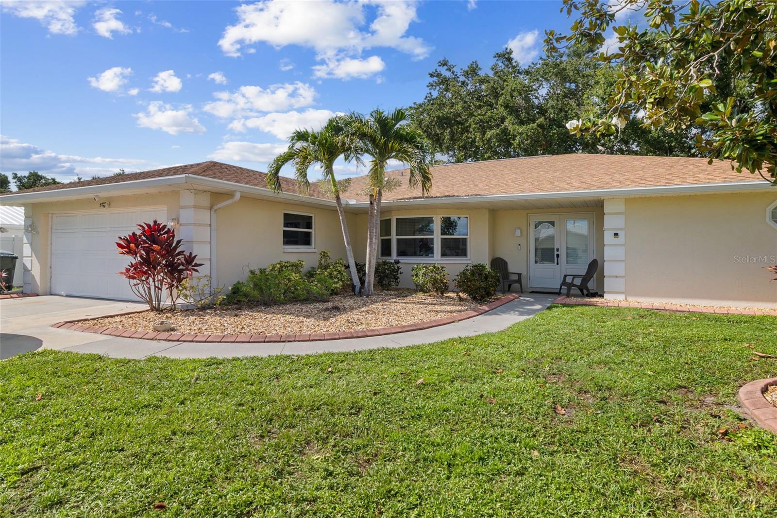 5776 Augusta Cir photo 1