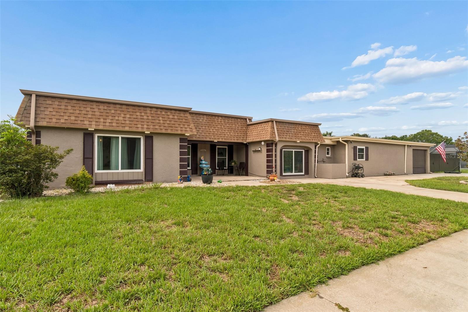 4306 Newbury Dr