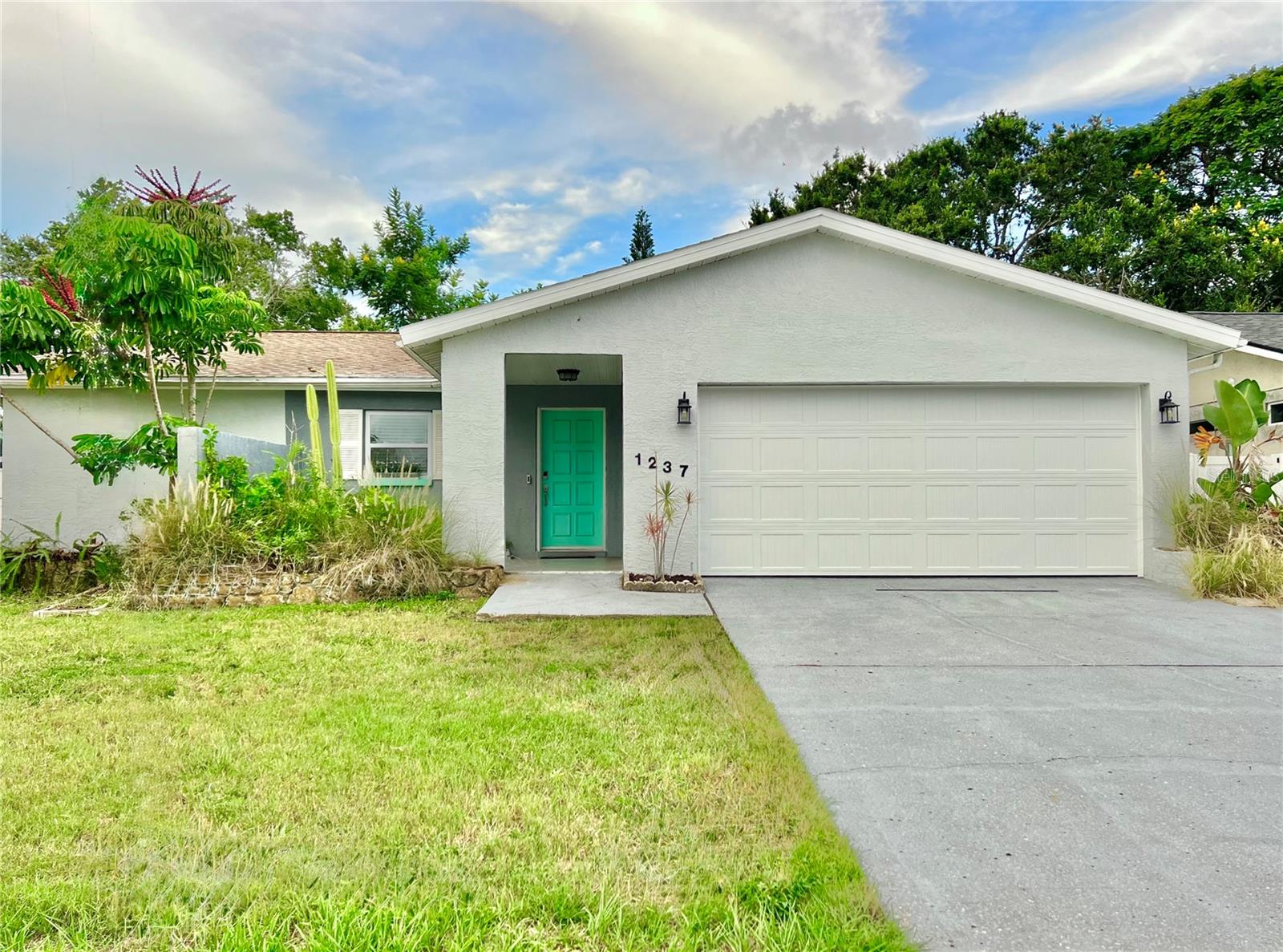 1237 Lotus Path photo 1