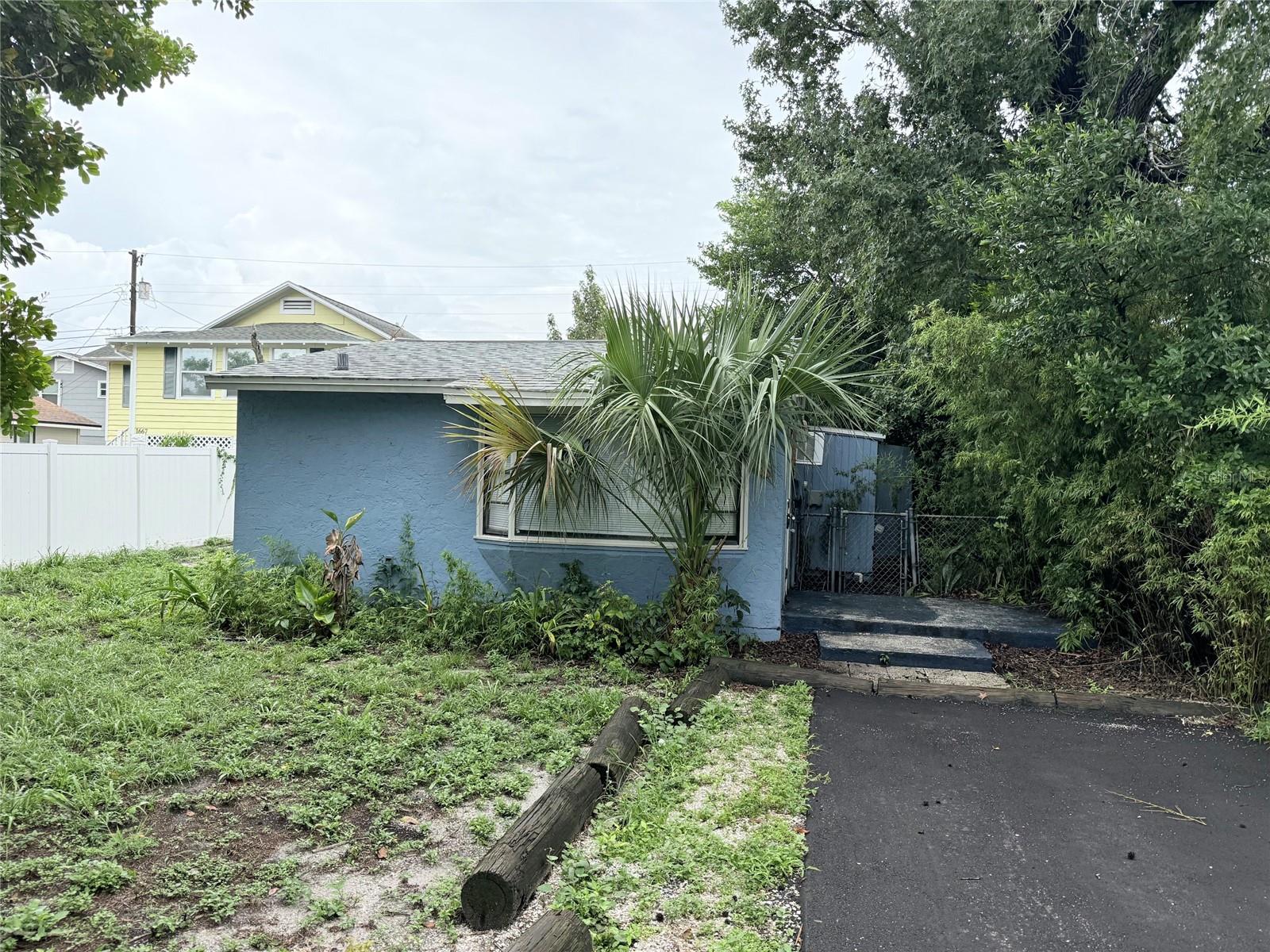 1661 27th Ave N photo 1